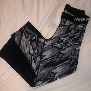 Nike pro dry fit crop legging